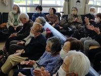 皆さんで大きな声で歌いました(^^♪